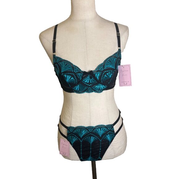 Empress Mimi Other - Empress Mimi Lingerie Bralette & Panty Set NWT Size Small/Medium Adjustable #101